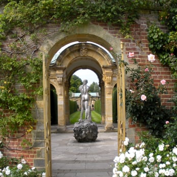 Hever Castle - beautiful gardens - Landmarks & Historical Buildings Near Me Hever Castle - beautiful gardens - Landmarks & Historical Buildings Near Me
