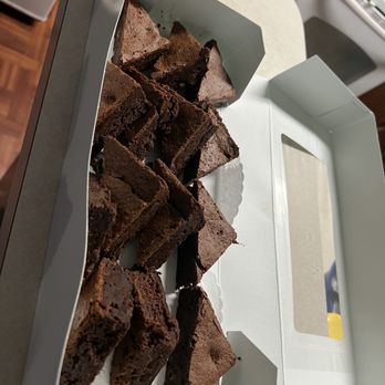 Cakeshine - Custom Cakes Near Me - Lorton , Virginia Cakeshine - Custom Cakes Near Me - Lorton , Virginia