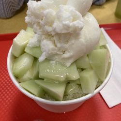 Paradise Juice & Burger - Shaved ice honeydew with ice cream