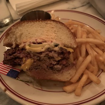 Le Diplomate - Burger Americain - Brasseries Near Me - Washington, DC, District of Columbia