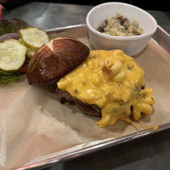 Elgin Public House - Burger - Pubs Near Me - Elgin, Illinois