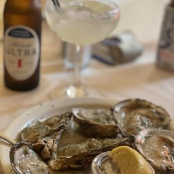 Jimmy Joy's Log Cabin Inn - Raw oysters