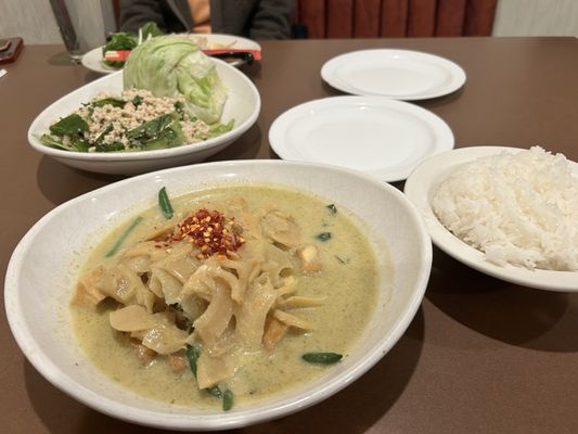 Lisu's Thai Taste | Roseville by null