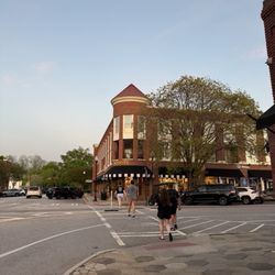 Scoops - Exterior