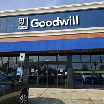 Goodwill Store - Entrance - Thrift Stores Near Me - Westfield, Indiana