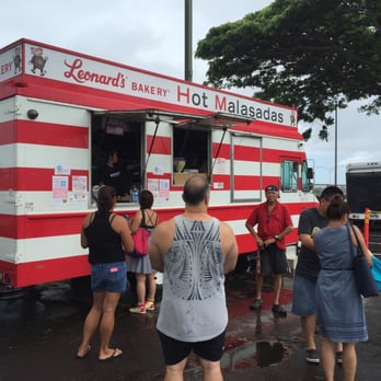 Leonard's Bakery - Line in the rain! - Bakeries Near Me - Waipahu, Hawaii Leonard's Bakery - Line in the rain! - Bakeries Near Me - Waipahu, Hawaii