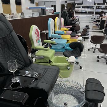 Nails 19 - Kids chairs - Nail Salons Near Me - Roseville, California