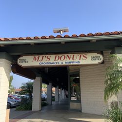 M J's Donuts - Store front 10.08.22