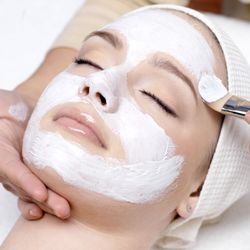 Neema's body wraps - Relaxing facial