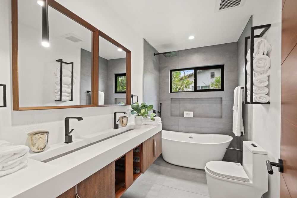 Slide of Dream Team Home Builders