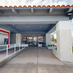Bank of America Financial Center - Storefront