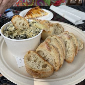 Montelle Winery - Spinach dip - Wineries Near Me - Augusta, Missouri