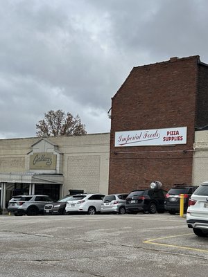 Gust Gallucci's Italian Foods by null