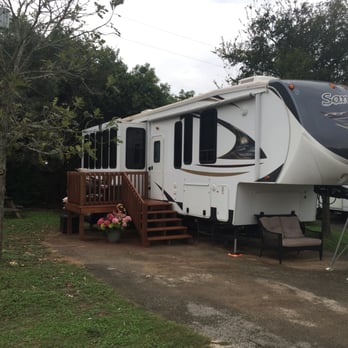 Wagon Wheel Rv Park - Back In RV Spaces - RV Parks Near Me - Spring Branch, Texas