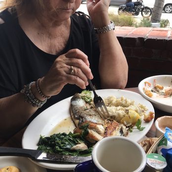 The Kettle - Diners Near Me - Manhattan Beach, California