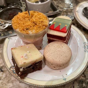 Palm Court - Desserts - Bars Near Me - Chicago, Illinois