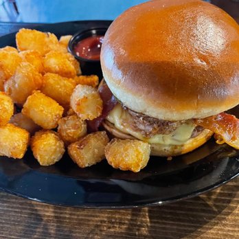 Oakley Brothers Distillery - Smoked Hog Smash Burger - Distilleries Near Me - Anderson, Indiana