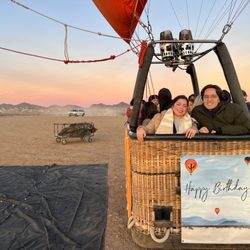 Hot Air Expeditions - They give you a sign if you have any special ocasión