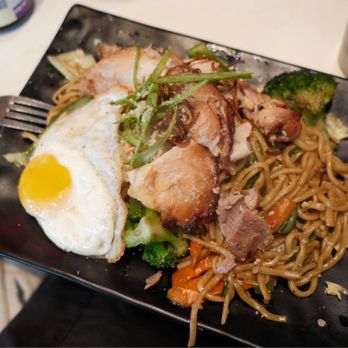 Tanglad - Garlic Noodles with Five Spice Chicken - Vietnamese Near Me - San Francisco, California