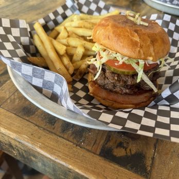 Sens House - Smash burger - Sports Bars Near Me - Ottawa, Ontario Sens House - Smash burger - Sports Bars Near Me - Ottawa, Ontario
