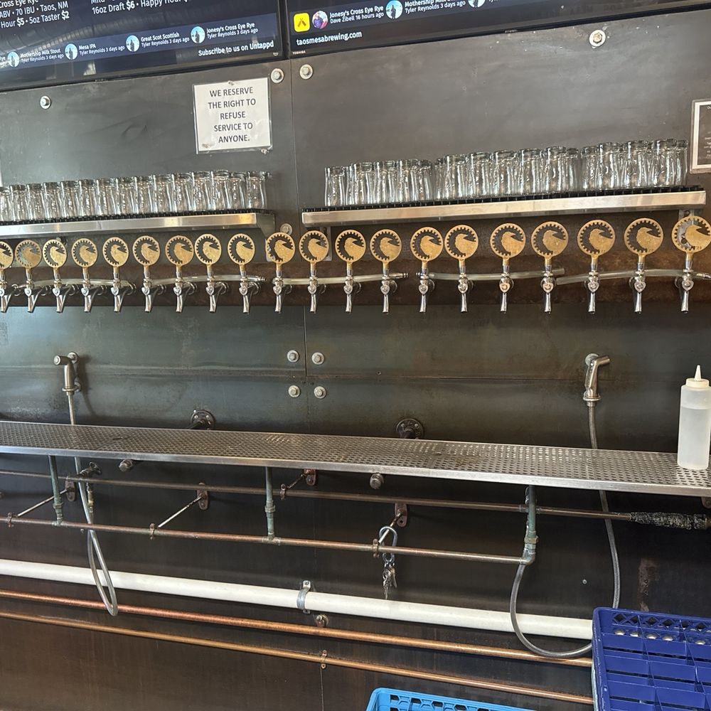Taos Tap Room - Pizza Near Me - Taos, New Mexico