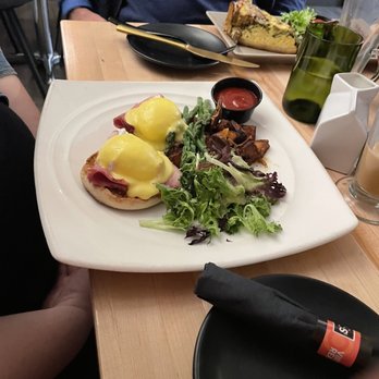 State Street Grill - Eggs Benedict #1 - American Near Me - Clarks Summit, Pennsylvania