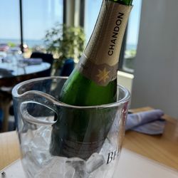 Summer Place - Bottle of champagne comes with 2 juices.