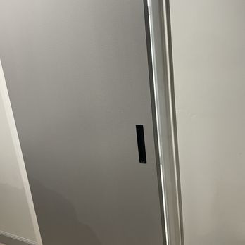 Hotel Avanti - Gaps in bathroom door - Hotels Near Me - Santa Maria, California Hotel Avanti - Gaps in bathroom door - Hotels Near Me - Santa Maria, California