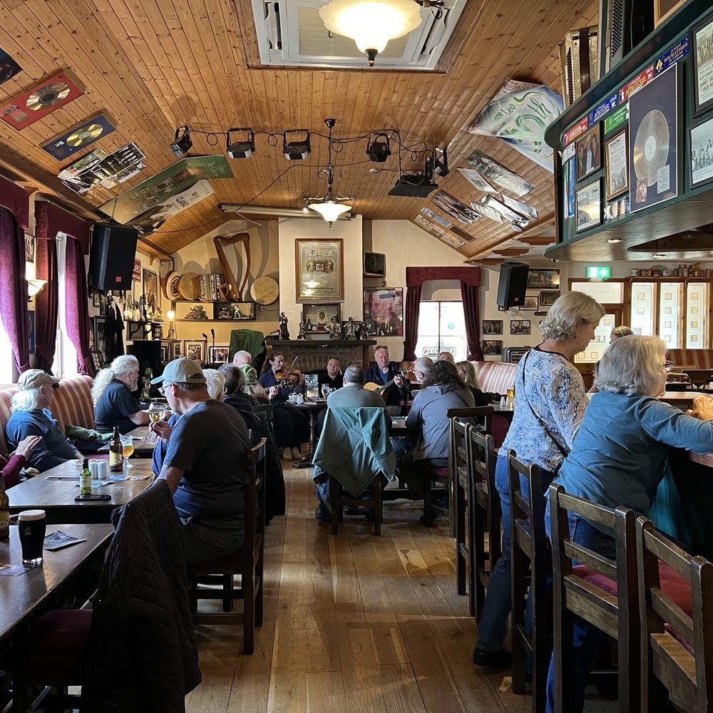 Leo's Tavern - Pubs Near Me - Crolly, DL Leo's Tavern - Pubs Near Me - Crolly, DL