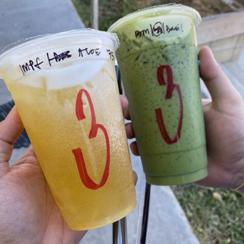 3 Blossoms Cafe - Yummy! Blueberry Shaken Matcha with Basil Seed and Immortality tea with Passion Fruit and Aloe - Bubble Tea Near Me - Westminster, California 3 Blossoms Cafe - Yummy! Blueberry Shaken Matcha with Basil Seed and Immortality tea with Passion Fruit and Aloe - Bubble Tea Near Me - Westminster, California