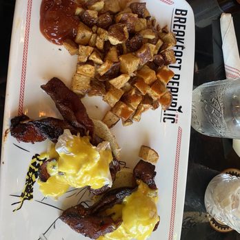 Breakfast Republic - Jurassic Pork Benedict - Breakfast & Brunch Near Me - Palm Desert, California