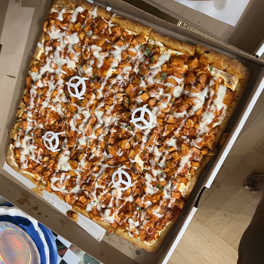 La Casa Bella - Buffalo Chicken Specialty Pizza - Italian Near Me - Brooklyn, New York La Casa Bella - Buffalo Chicken Specialty Pizza - Italian Near Me - Brooklyn, New York