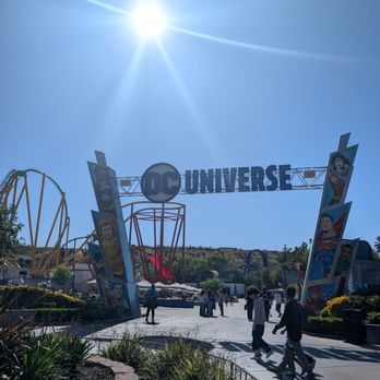 Six Flags Magic Mountain - Amusement Parks Near Me - Valencia, California