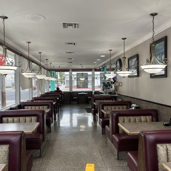 Tom's Express Restaurant - Dine in - Burgers Near Me - Huntington Park, California Tom's Express Restaurant - Dine in - Burgers Near Me - Huntington Park, California