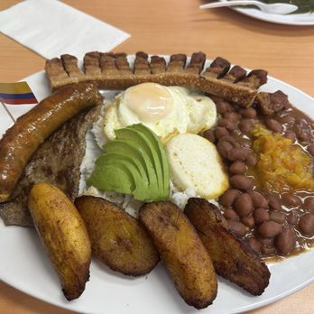 Empanadas Colombianas Luis Panes - Bandeja Paisa - Colombian dish - Colombian Near Me - Tacoma, Washington Empanadas Colombianas Luis Panes - Bandeja Paisa - Colombian dish - Colombian Near Me - Tacoma, Washington