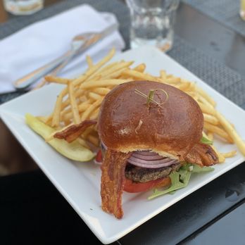 The Sunset Restaurant - Wagyu Beef Burger - New American Near Me - Malibu, California