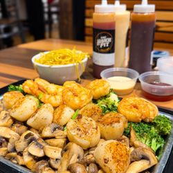 The Hibachi Pit - Scallops and shrimp