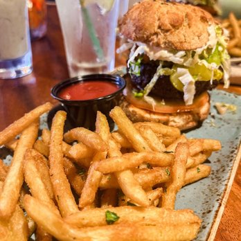TownHall - Townhall Veggie Burger & Fresh Cut Truffle Fries - New American Near Me - Cleveland, Ohio