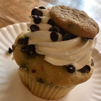 Molly's Cupcakes - Cookie Monster cupcake - Cupcakes Near Me - Chicago, Illinois Molly's Cupcakes - Cookie Monster cupcake - Cupcakes Near Me - Chicago, Illinois