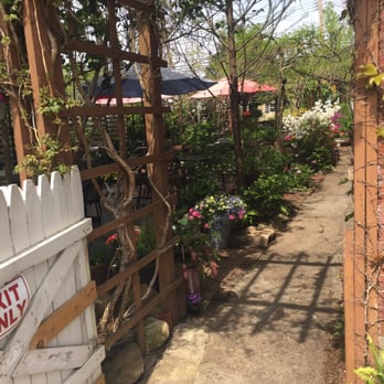 Pusadee's Garden - Outdoor garden/patio - Thai Near Me - Pittsburgh, Pennsylvania