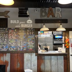 FINNS GRILL - Inside and menu