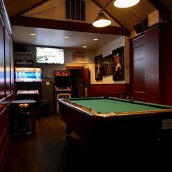 Sully's Marina Lounge - Pool table and arcade games