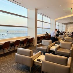 Maple Leaf Lounge