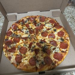 Fish Camp General Store - Fish Camp General two item pizza.
