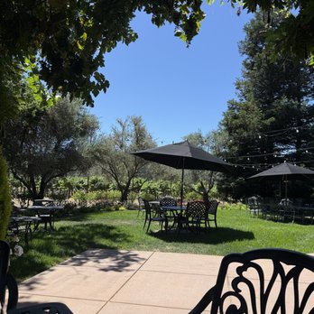 Bennett Lane Winery - Garden view - Wineries Near Me - Calistoga, California Bennett Lane Winery - Garden view - Wineries Near Me - Calistoga, California