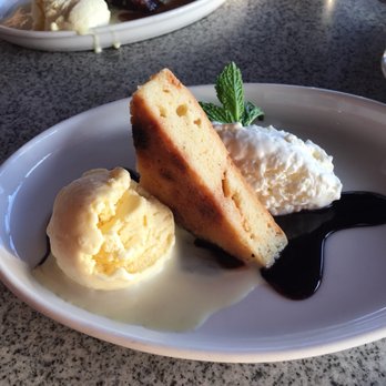 Moxies Gloucester Restaurant - White Chocolate brownie - mini - Canadian (New) Near Me - Gloucester, Ontario