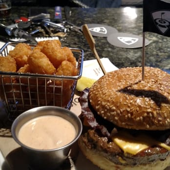 Topgolf - CheeseBurger w/tater tots - New American Near Me - Tampa, Florida Topgolf - CheeseBurger w/tater tots - New American Near Me - Tampa, Florida