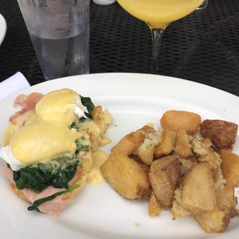 Met Back Bay - Eggs Benedict - New American Near Me - Boston, Massachusetts Met Back Bay - Eggs Benedict - New American Near Me - Boston, Massachusetts