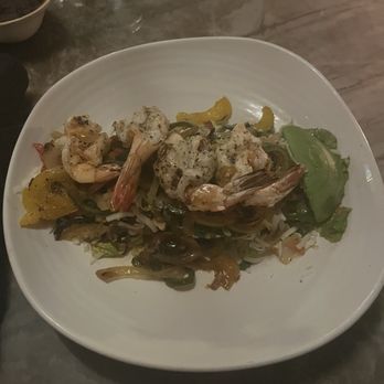 Caló Kitchen + Tequila - Shrimp fajita salad - Cocktail Bars Near Me - Costa Mesa, California