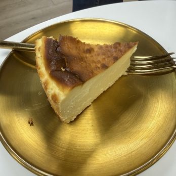 Farmer’s Milk - Basque cheesecake - Cafes Near Me - Schaumburg, Illinois